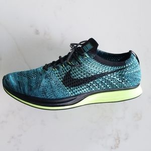 ⭐ Nike Flyknit Racer - Like New! ⭐